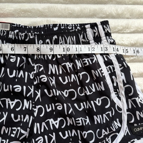 4/25$ Calvin Klein Athletic Performance Shorts Black and White Logo XS NWT - Picture 7 of 8